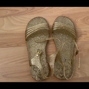 Glitter gold jelly sandals for girls